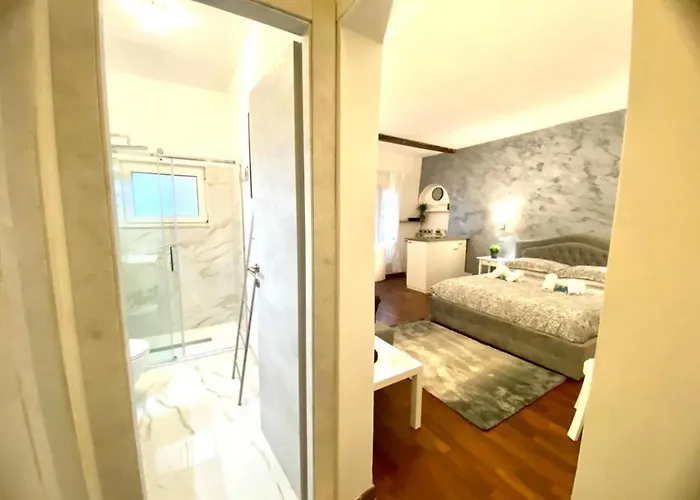 Navona Viola Appartement *