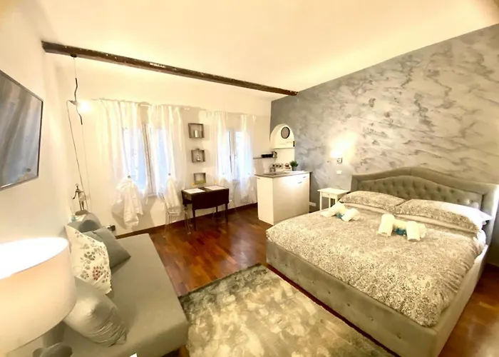 Navona Viola Appartement *